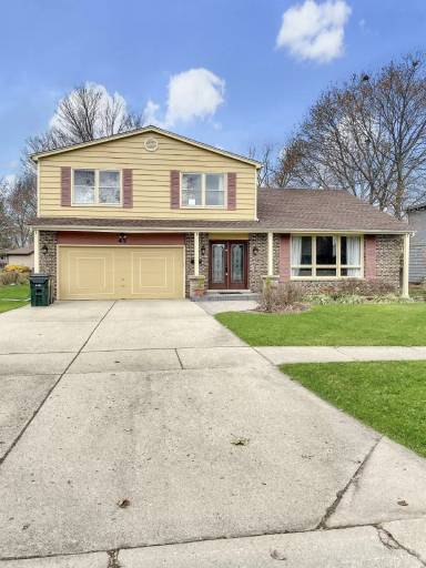 Main picture of 42 E Garden Ave