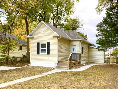 Main picture of 3070 W St