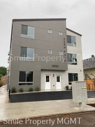 Main picture of 6940 SE Long St