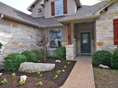 Main picture of 5413 Batak Ln