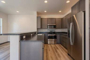 Main picture of 2938 W Babcock St