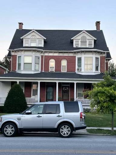 Main picture of 548 Madison Ave