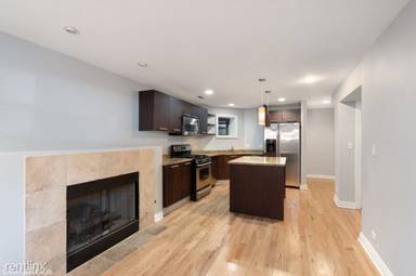 Main picture of 809 W Bradley Pl