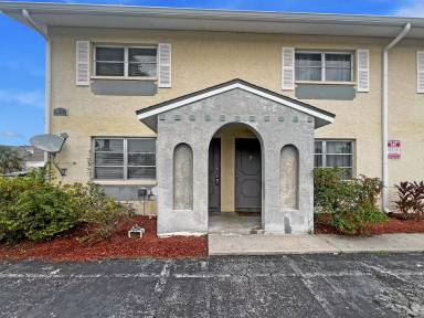 Main picture of 6635 Warwick Cir