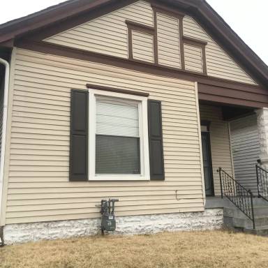 Main picture of 2145 Bank St