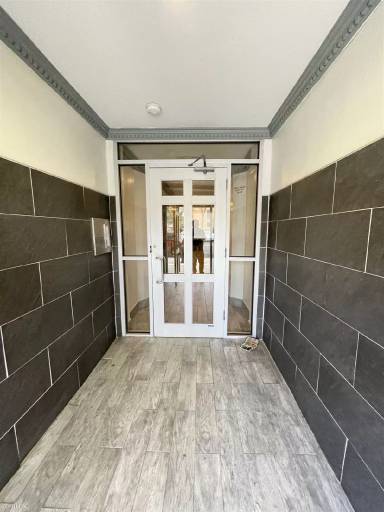 Main picture of 5414 Park Ave