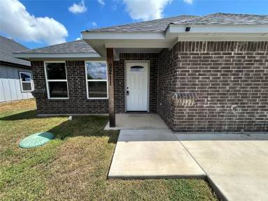 Main picture of 2211 Hercules Dr