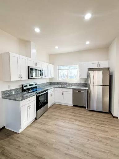 Main picture of 5905 Oliver Rd