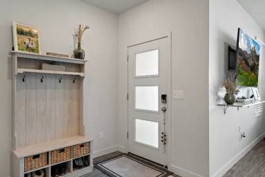 Main picture of 1104 W Early Light Way