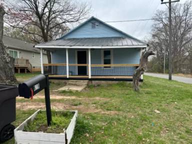 Main picture of 619 Newbern Ave