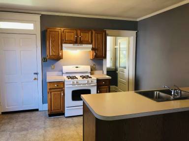Main picture of 814 E Boundary Ave