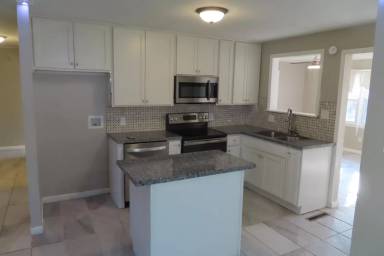 Main picture of 1681 Clyde Pl