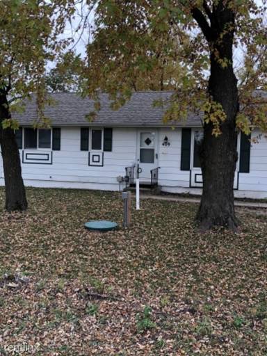 Main picture of 409 W 1st St