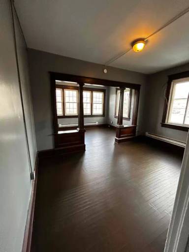 Main picture of 552 Main St