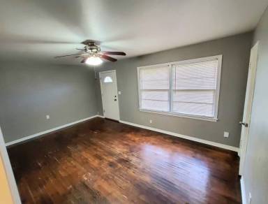 Main picture of 2601 S Glenn Ave