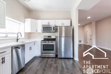 Main picture of 4655 N Lincoln Ave