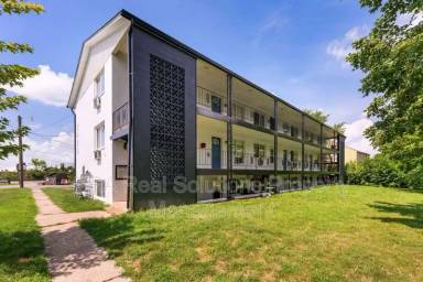 Main picture of 3400 Camp Chase Dr