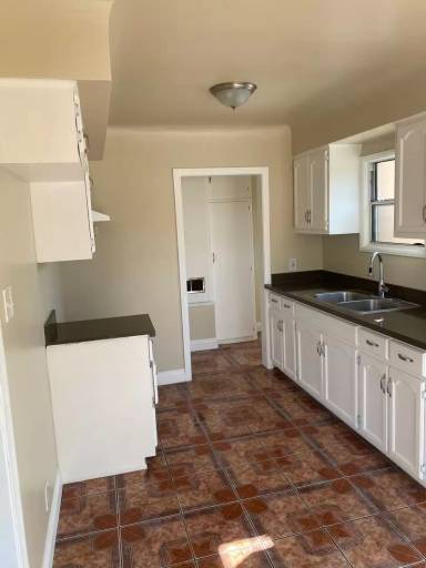 Main picture of 2658 E 58th St