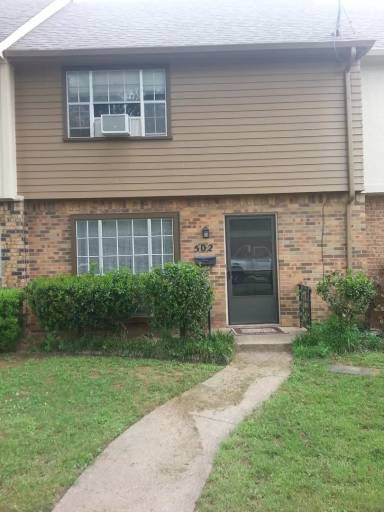 Main picture of 500 St Charles Dr