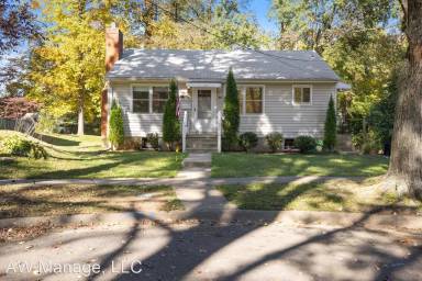Main picture of 9714 Montauk Ave