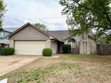 Main picture of 105 N Rockypoint Dr