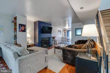 Main picture of 2115 Arch St
