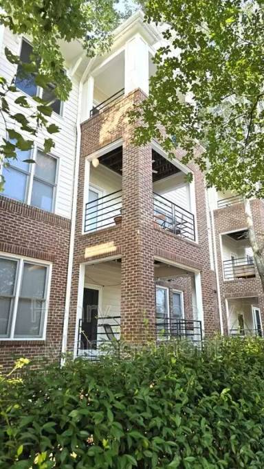 Main picture of 720 N Person St