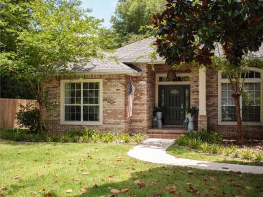 Main picture of 807 Coldwater Creek Cir