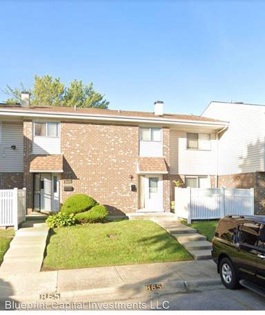 Main picture of 867 White Oak Ln