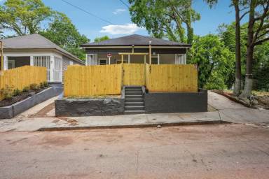 Main picture of 887 Drummond St SW