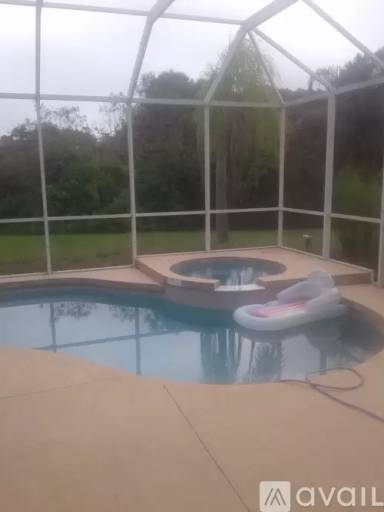 Main picture of 5837 33rd St E