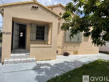 Main picture of 2229 NW 6th St