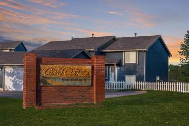 Main picture of 5520 S Gold St