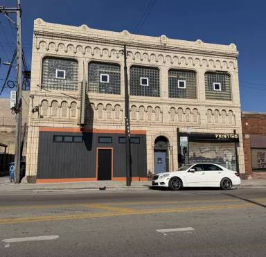 Main picture of 22 N Pulaski Rd