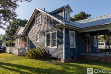 Main picture of 819 Stevenson St