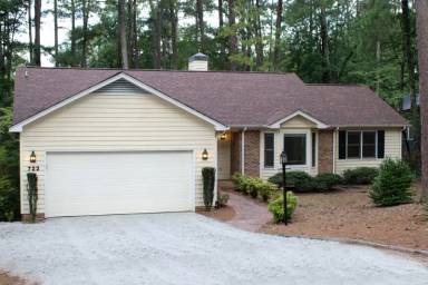 Main picture of 722 Chelsea Dr