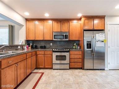 Main picture of 3909 Ingleside Dr SE