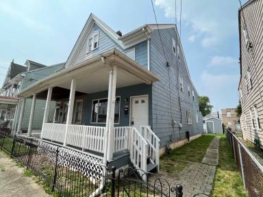 Main picture of 310 Lafayette St