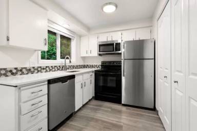 Main picture of 885 SE Lambert Cir