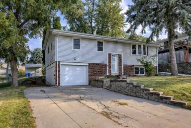 Main picture of 3720 Greene Ave