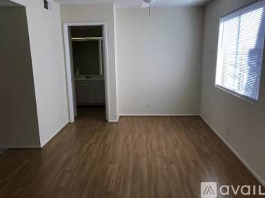 Main picture of 1050 East Gate