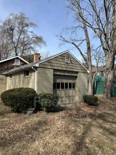 Main picture of 156 Beecher St