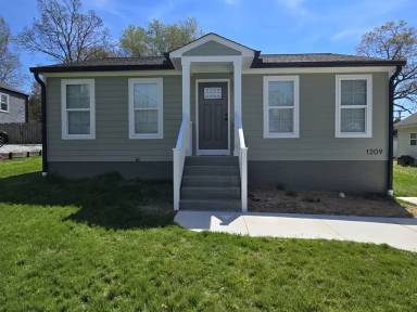 Main picture of 1209 Grace Ave