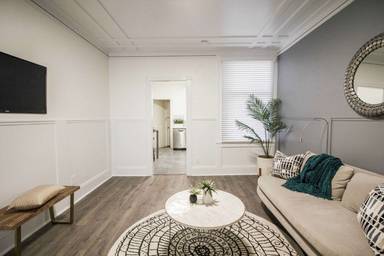Main picture of 1740 Sacramento