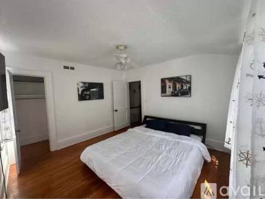 Main picture of 453 E Main St