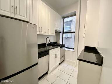 Main picture of 310 E 19th St
