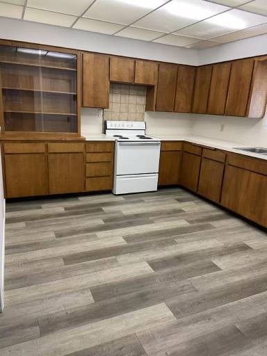 Main picture of 15979 Lake Ave