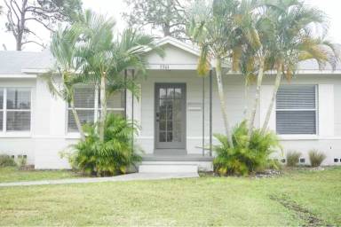 Main picture of 5301 Queen St N