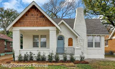 Main picture of 985 N Willett St