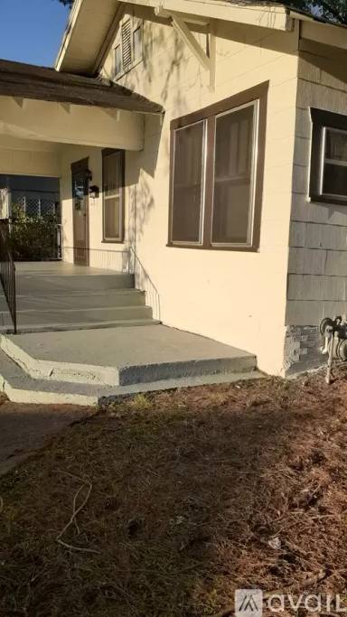 Main picture of 1237 Elm Ave
